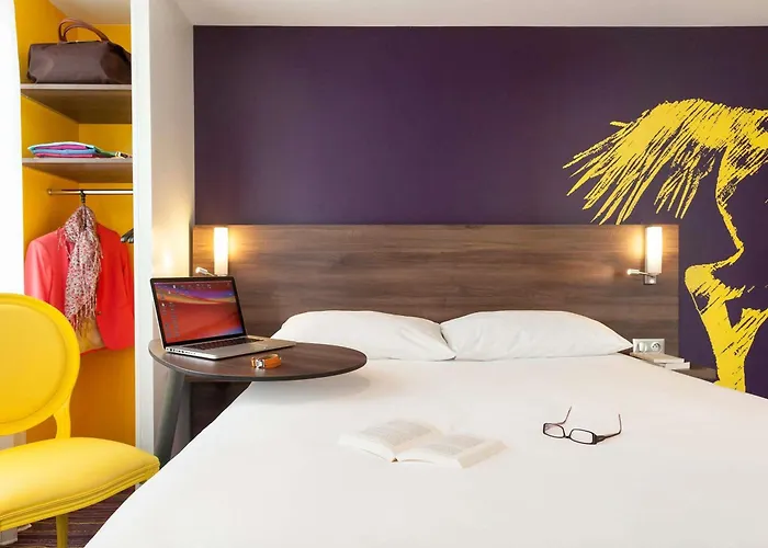 מלון Ibis Styles Gare Centre 3*