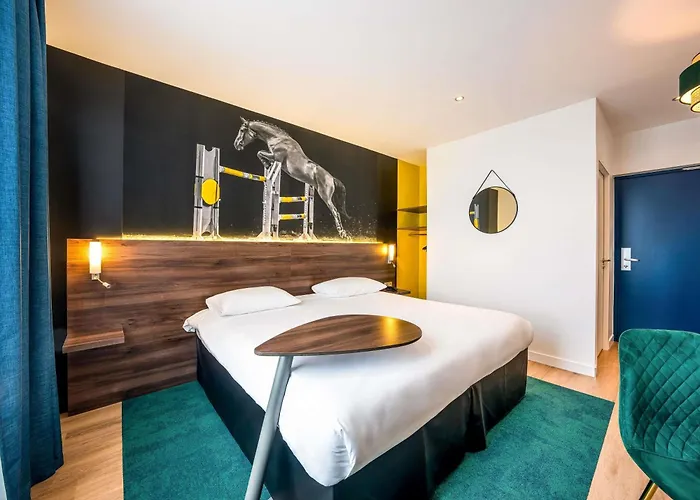 Ibis Styles Gare Centre סומור