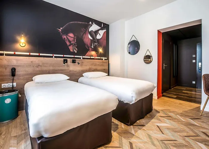 Ibis Styles Gare Centre סומור